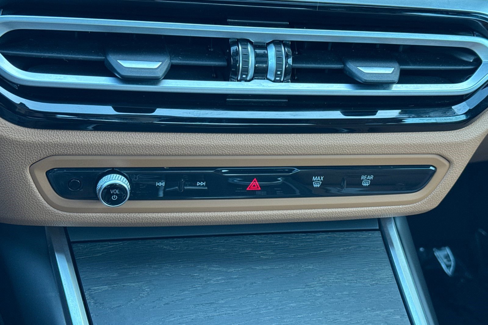 Certified 2024 BMW 330e RWD image 26