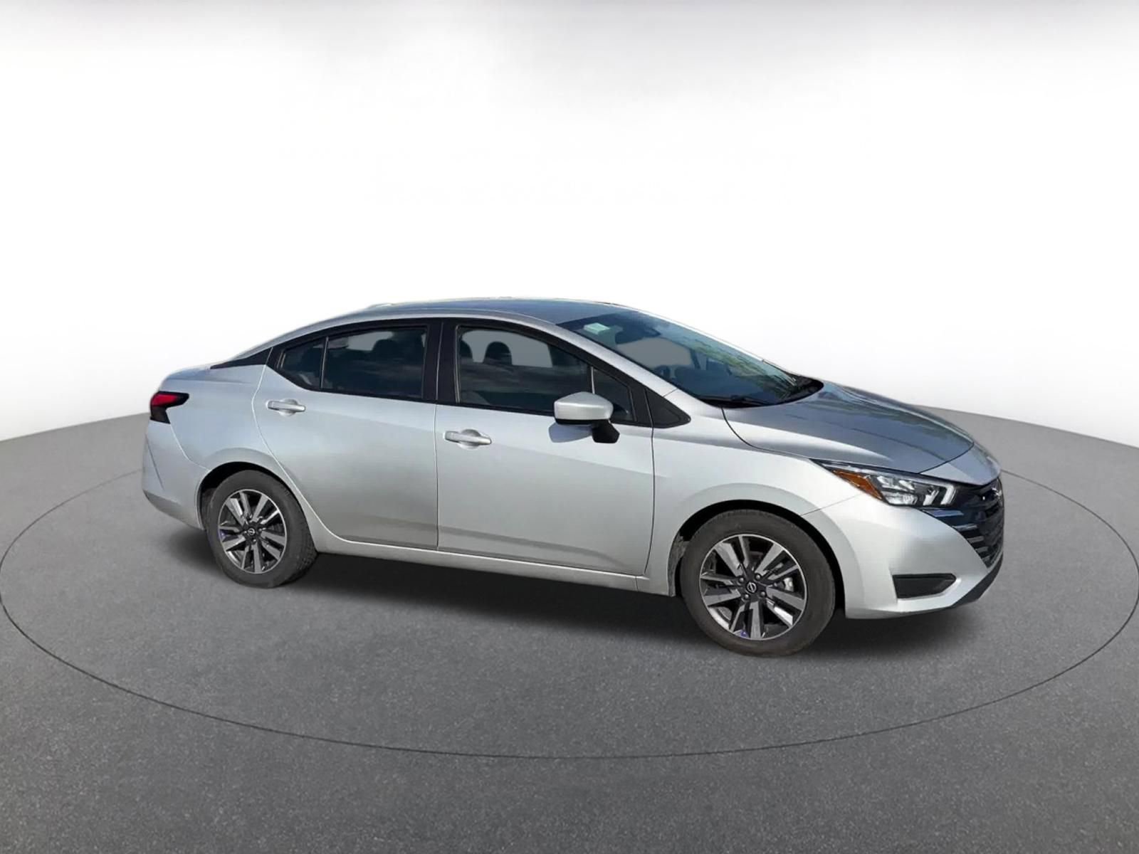 Used 2025 Nissan Versa SV FWD video 2