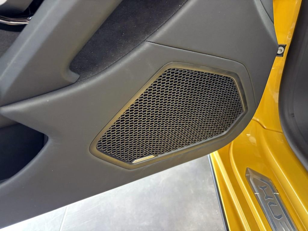 Used 2024 Lamborghini Huracan EVO image 30