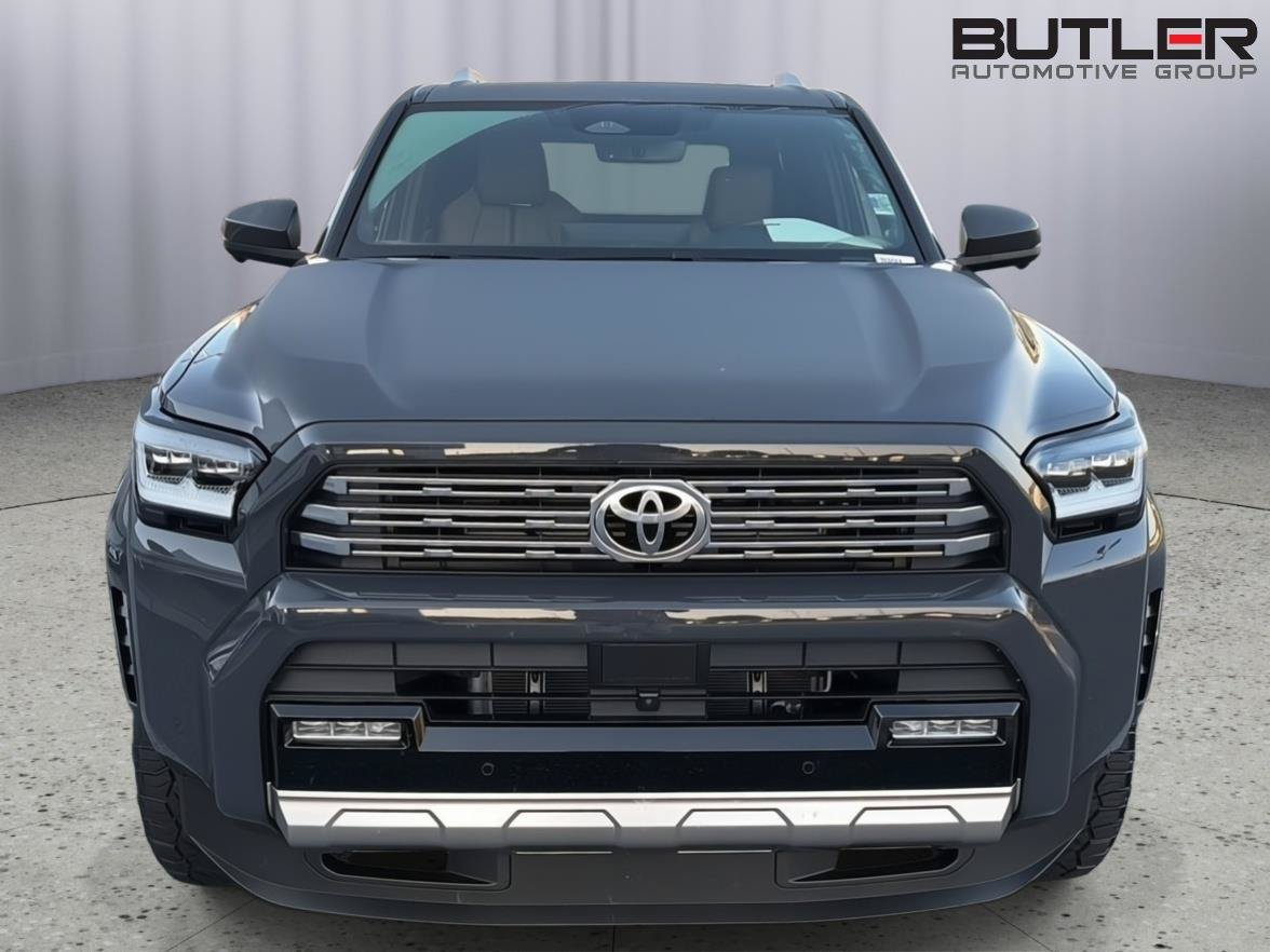 Used 2025 Toyota 4Runner Limited AWD/4WD image 9