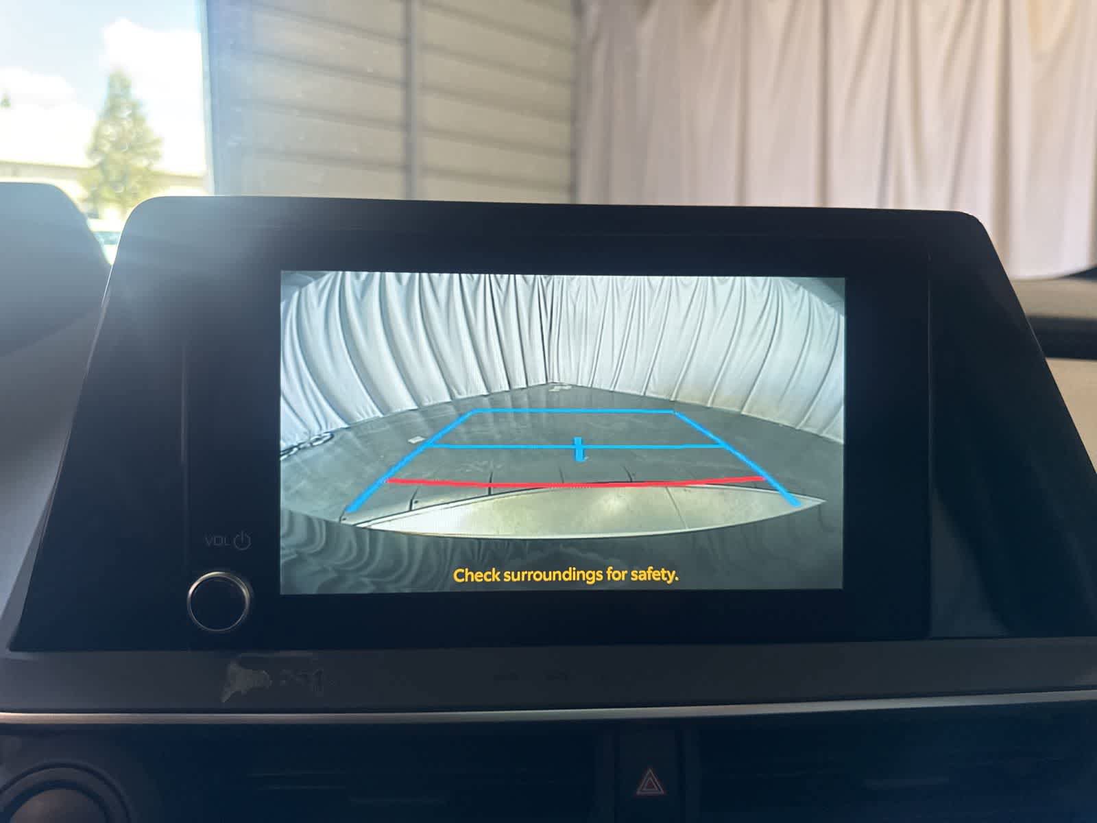 Used 2025 Toyota Prius XLE FWD image 28