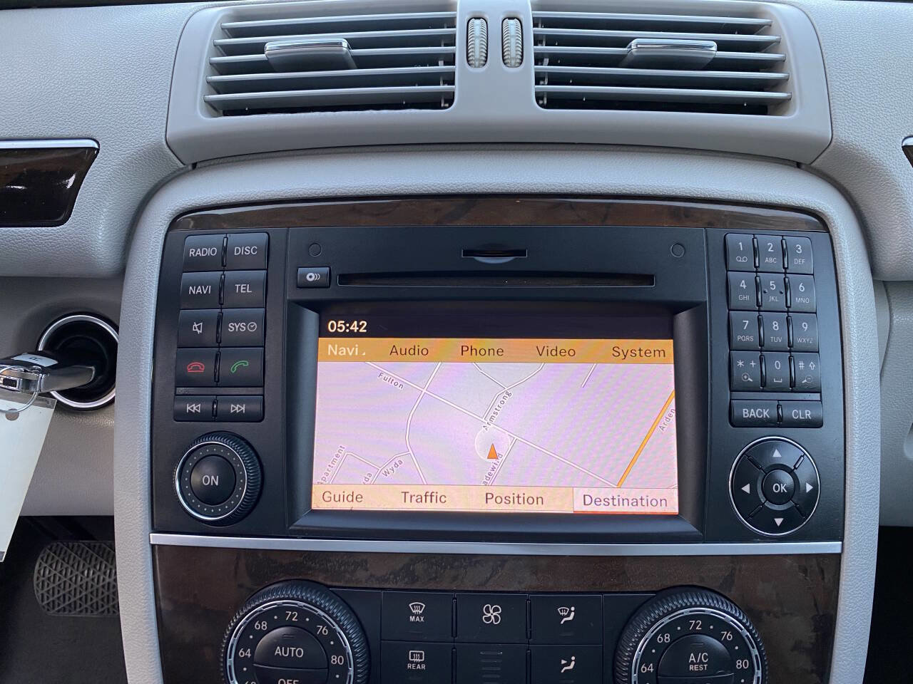 Used 2011 Mercedes-Benz R 350 4MATIC image 20