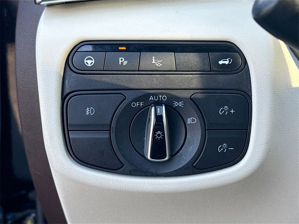 Used 2019 INFINITI QX50 Essential w/ Sensory Package image 11