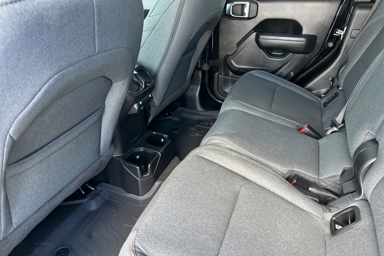 New 2025 Jeep Gladiator Willys image 12