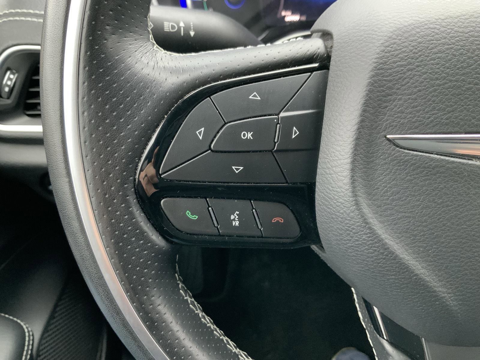 Used 2021 Chrysler Pacifica Limited w/ S Appearance Package image 32