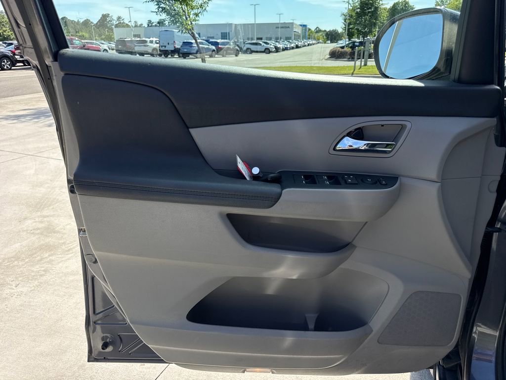 Used 2015 Honda Odyssey EX image 13