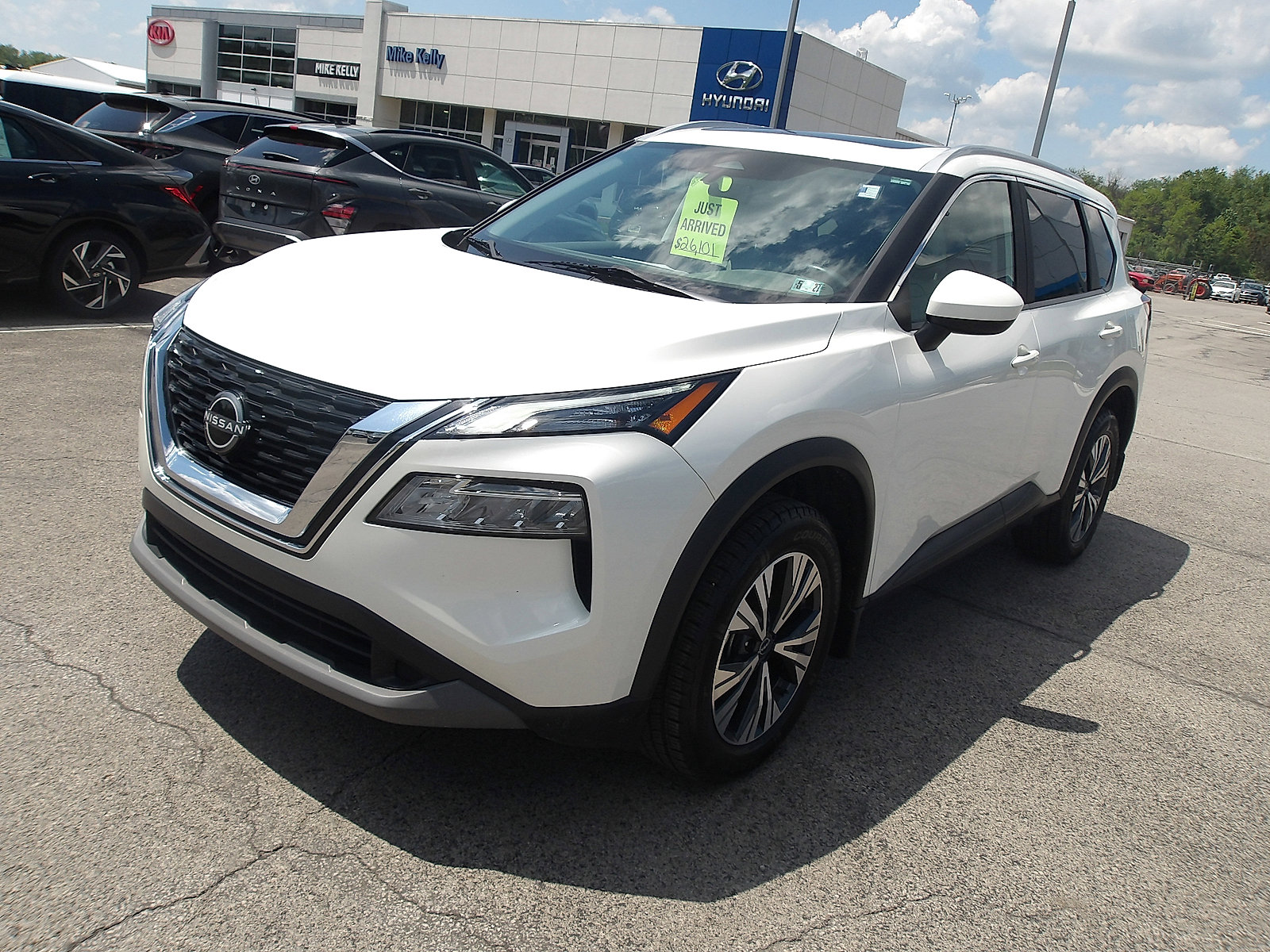 Used 2023 Nissan Rogue SV w/ SV Premium B Package AWD/4WD image 3