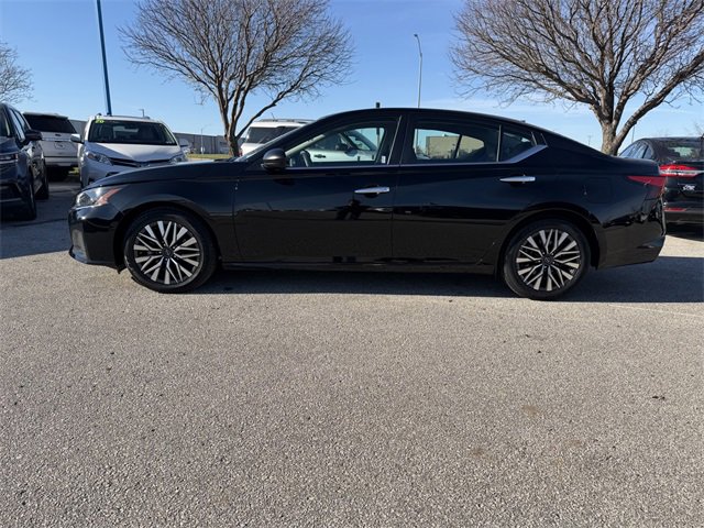 Used 2024 Nissan Altima 2.5 SV image 5