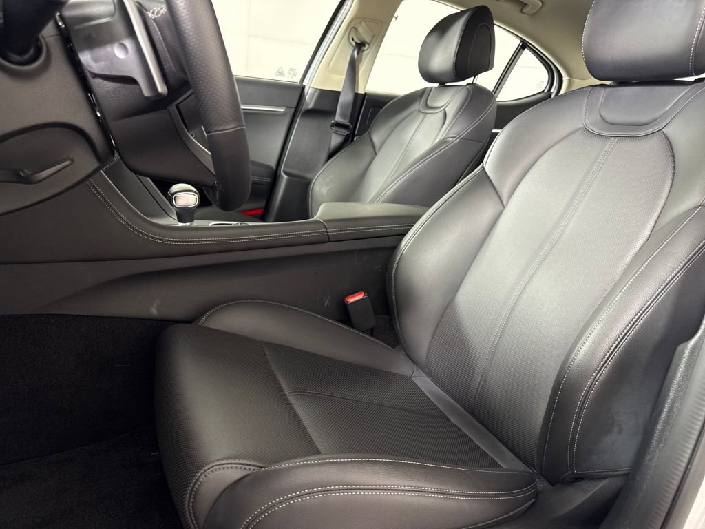 New 2025 Genesis G70 2.5T image 13