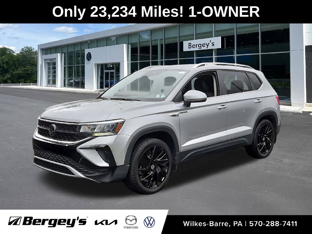 Used 2024 Volkswagen Taos SE w/ Black Wheel Plus Package