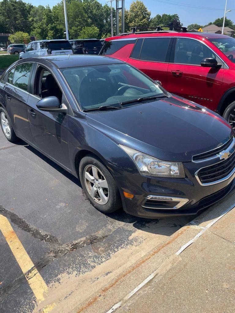 Used 2016 Chevrolet Cruze LT FWD image 4
