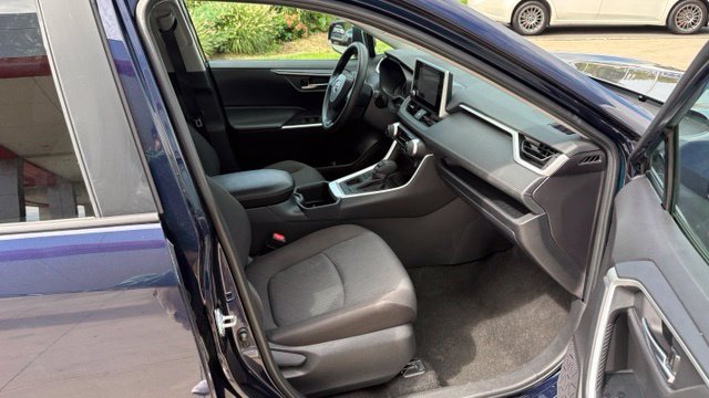 Used 2025 Toyota RAV4 XLE AWD/4WD image 29
