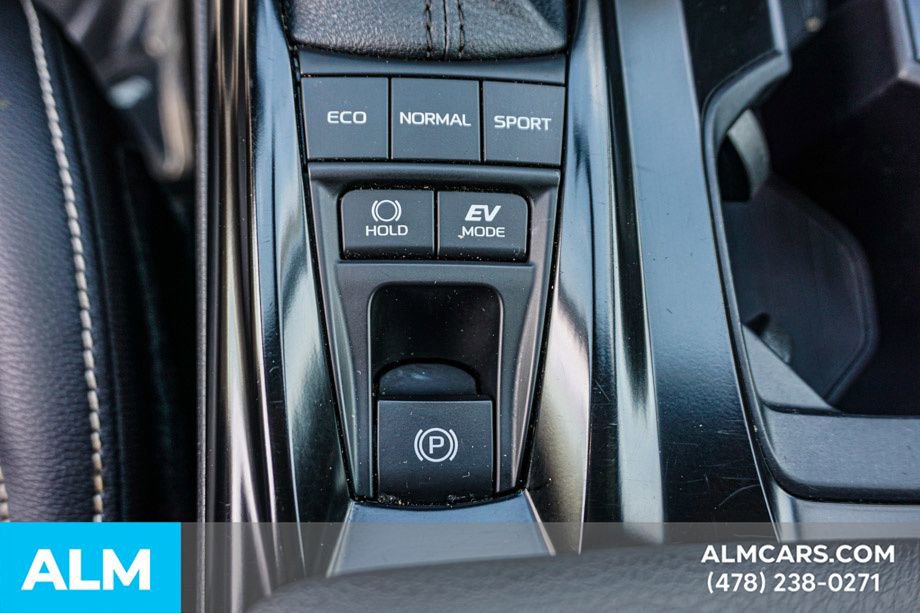 Used 2025 Toyota Camry SE image 42