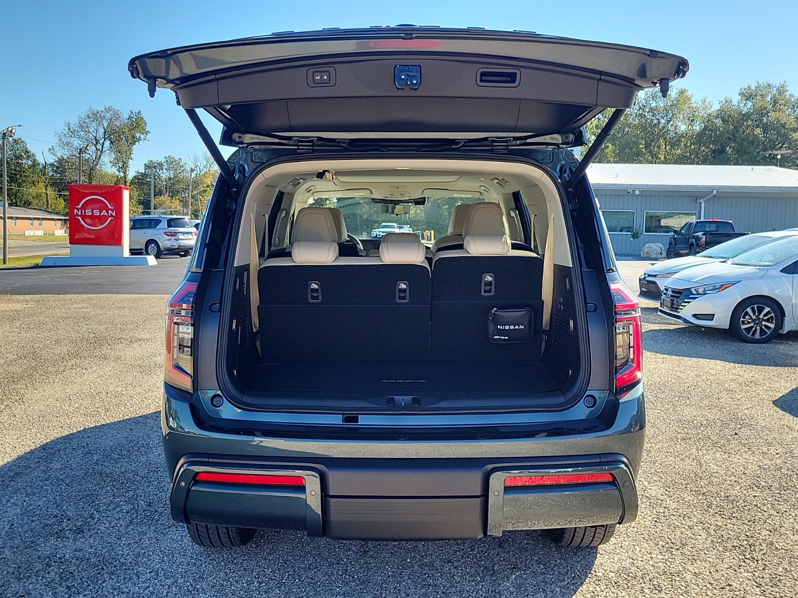 New 2027 Nissan Armada Platinum AWD/4WD image 10
