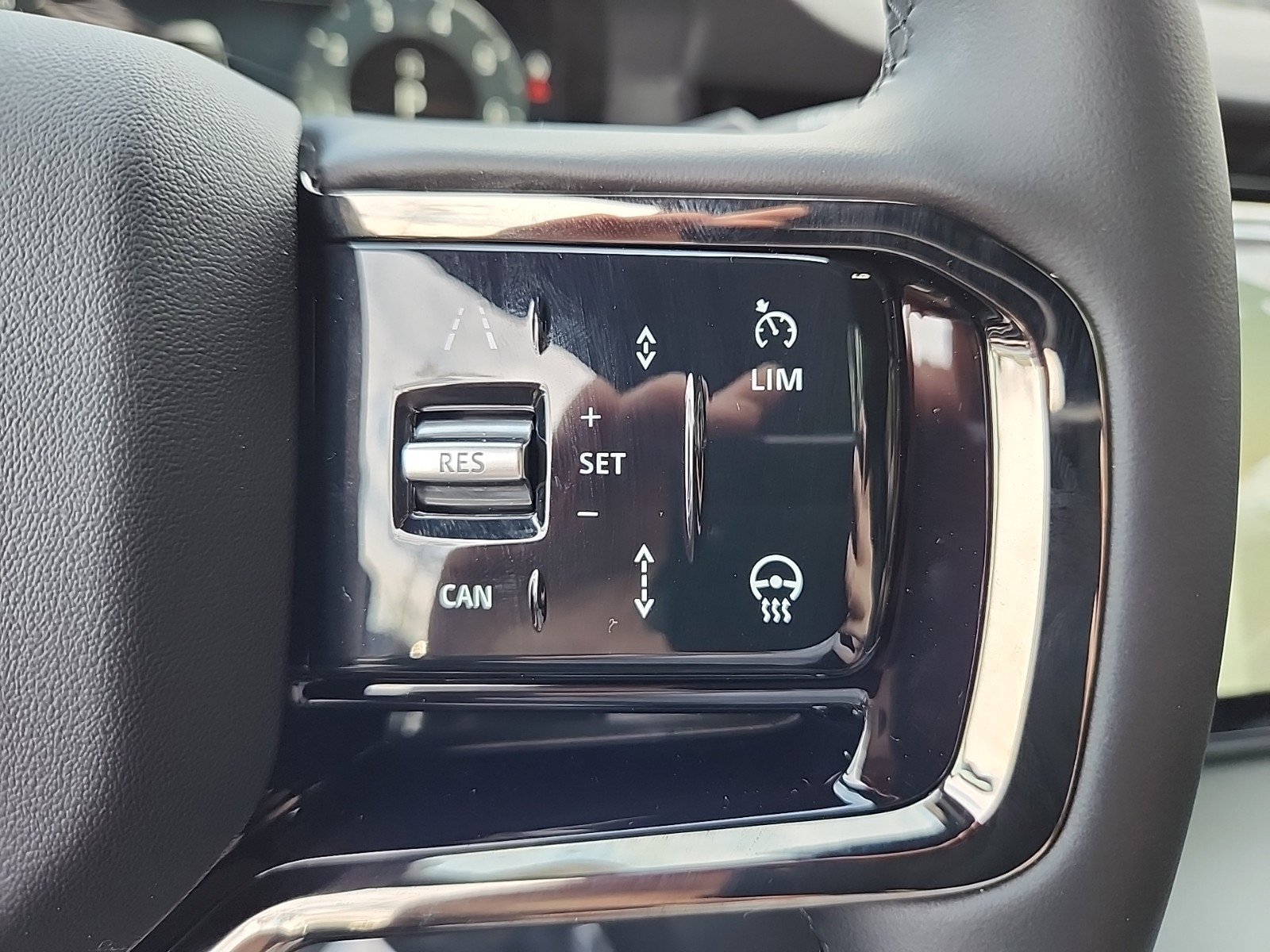 Used 2025 Land Rover Range Rover Evoque S image 20