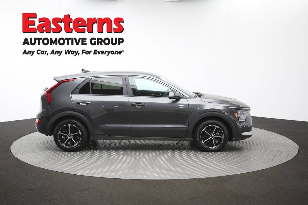 Used 2025 Kia Niro LX FWD image 42