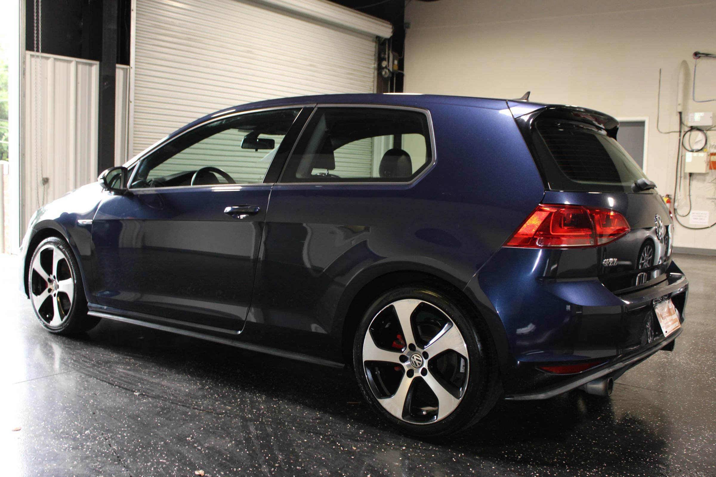 Used 2015 Volkswagen GTI SE FWD image 5