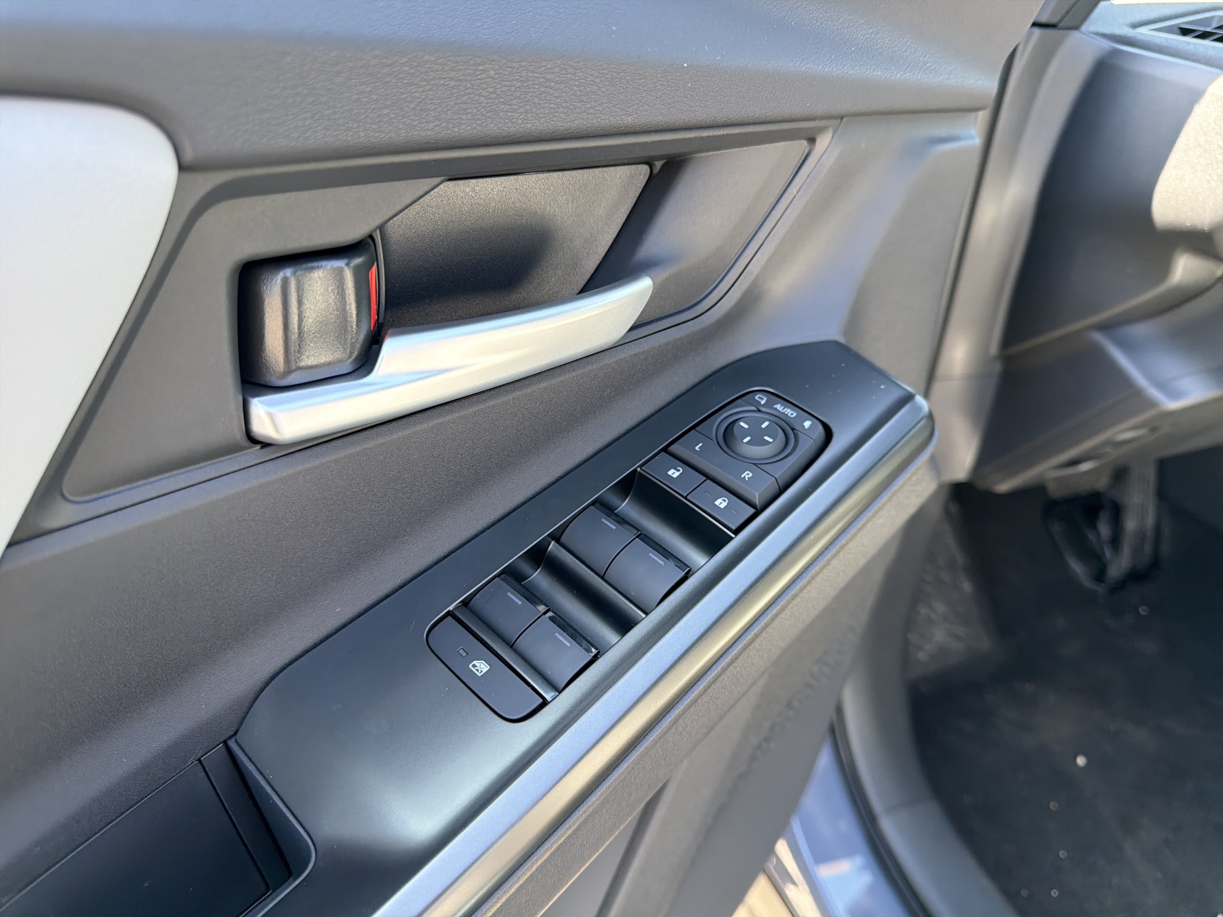 New 2026 Subaru Solterra AWD/4WD image 11