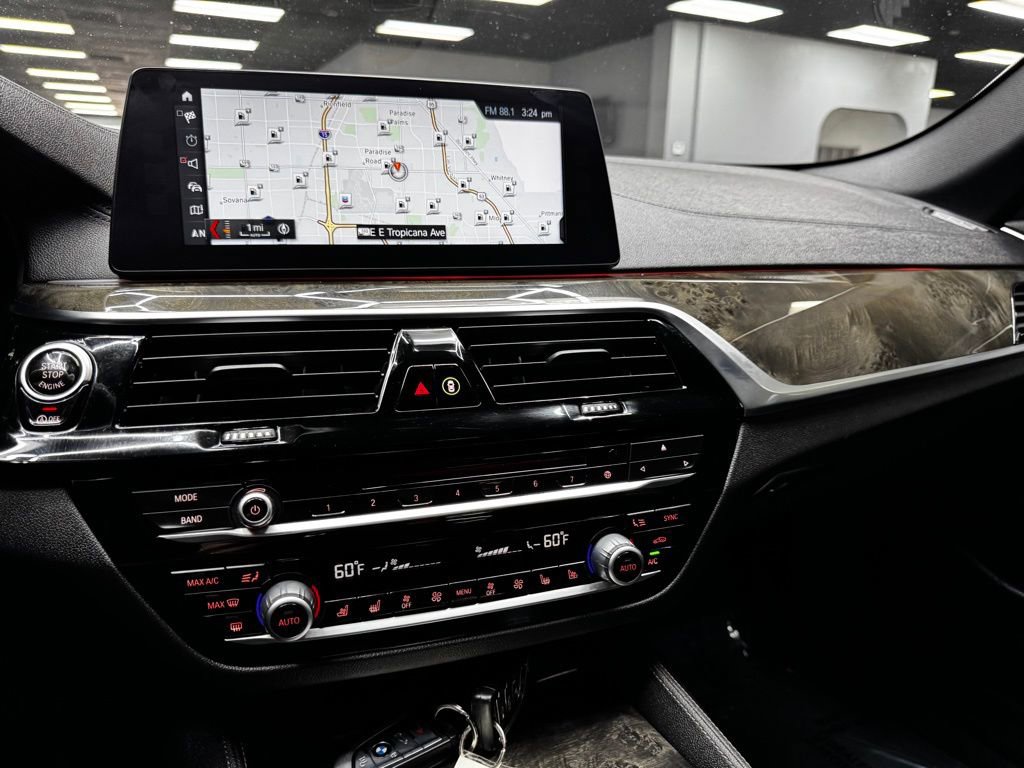 Used 2018 BMW 540i xDrive image 25