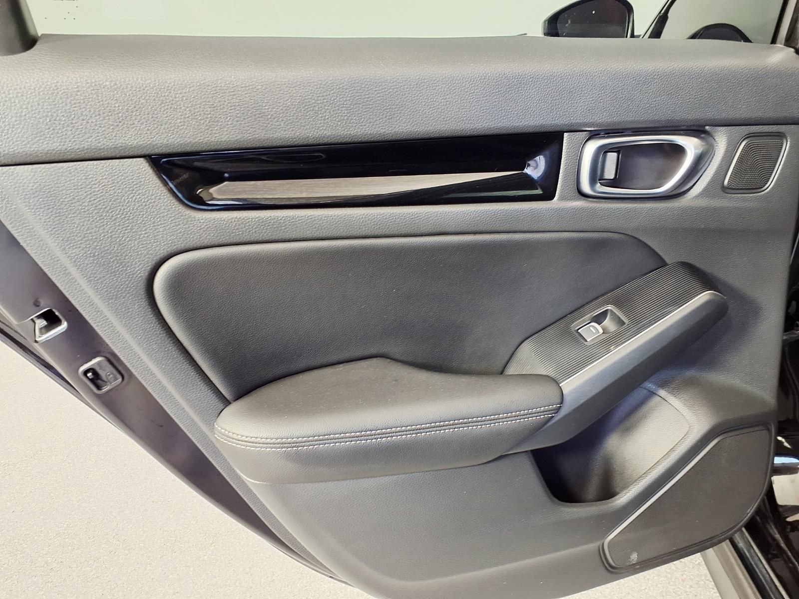 Used 2022 Honda Civic Touring image 10