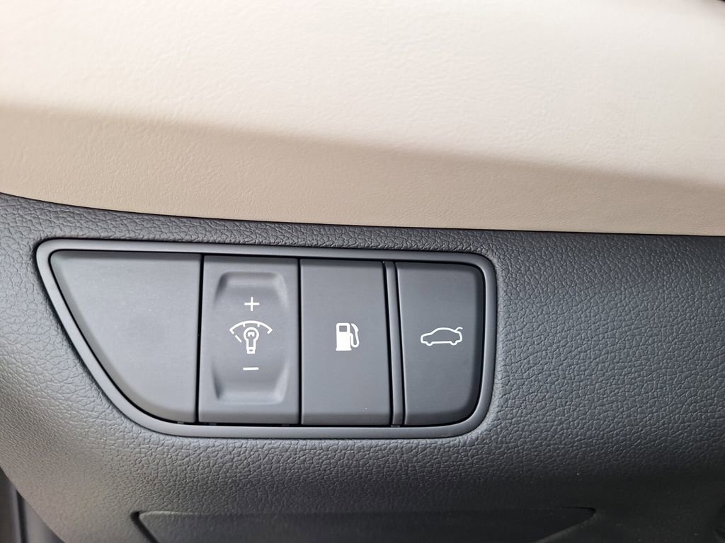 Used 2023 Genesis G70 2.0T w/ Sport Prestige Package image 22