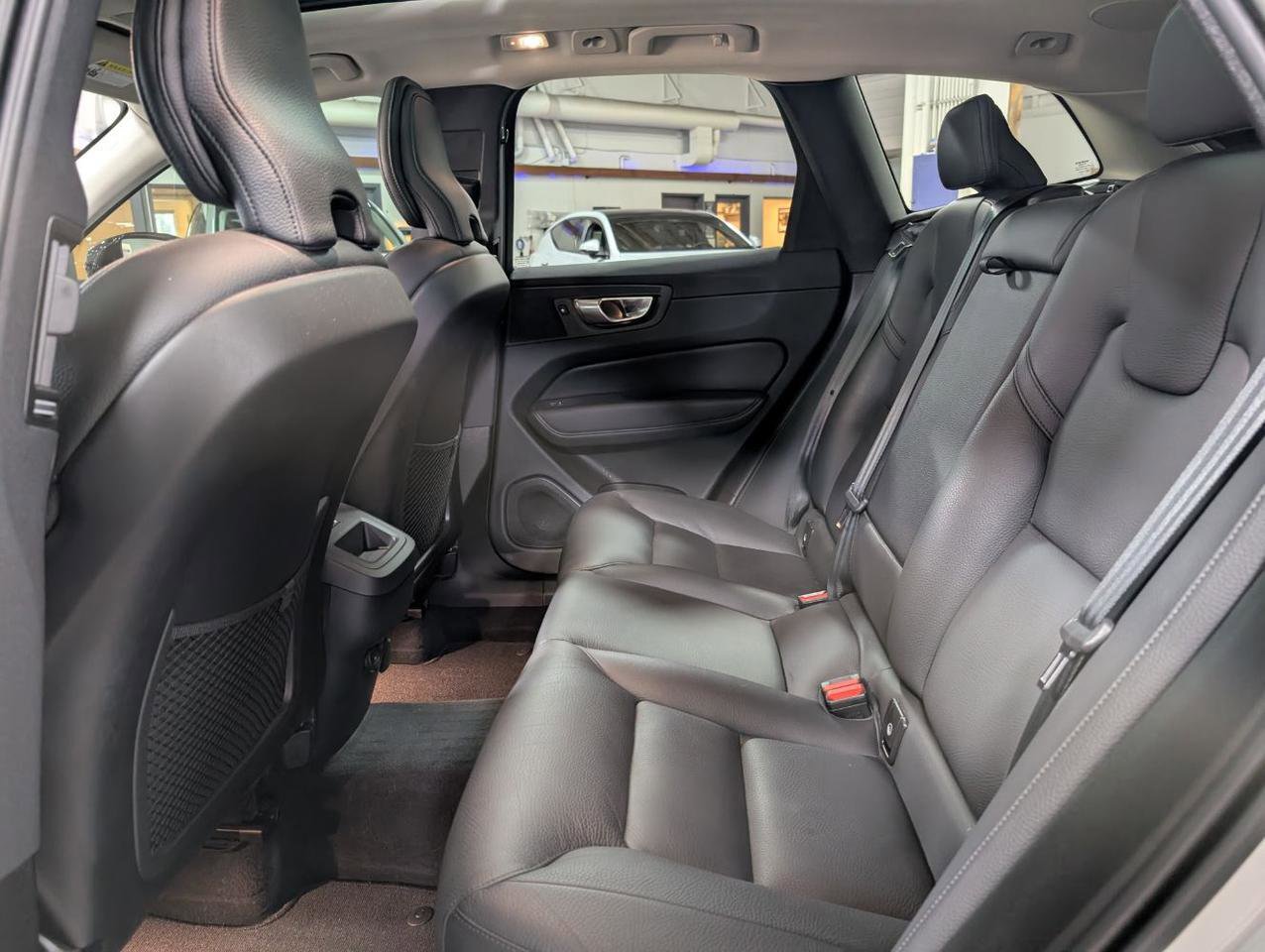 Used 2023 Volvo XC60 B5 Plus w/ Climate Package AWD/4WD image 5