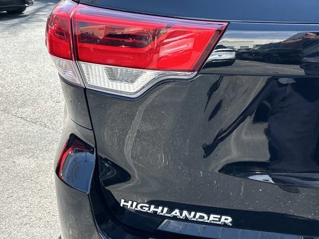 Used 2017 Toyota Highlander Limited image 12