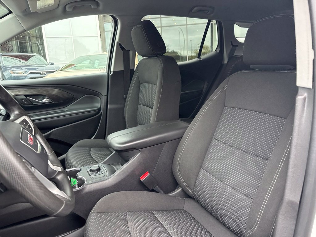 Used 2024 GMC Terrain SLE AWD/4WD image 12
