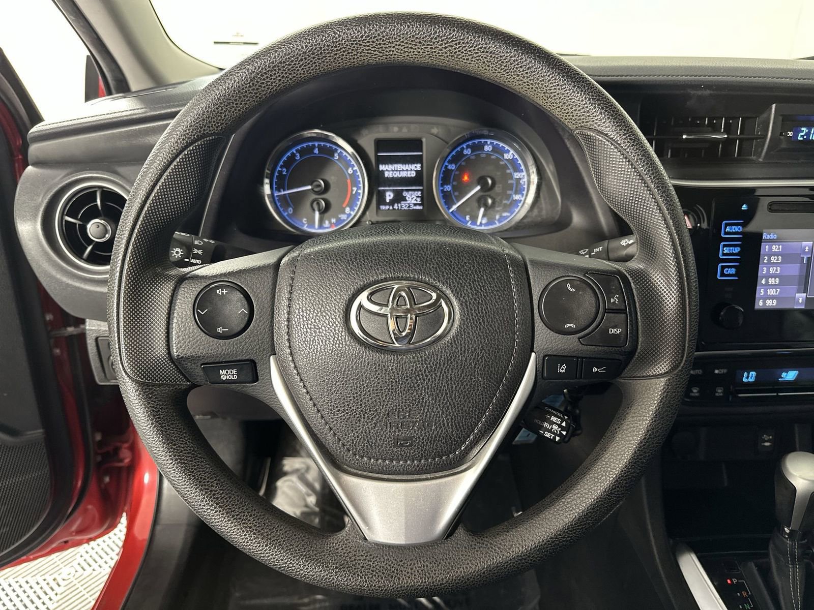Used 2017 Toyota Corolla LE FWD image 14