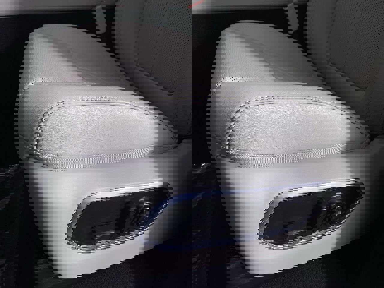 Used 2024 Jeep Wagoneer L Series III w/ Premium Group I image 10