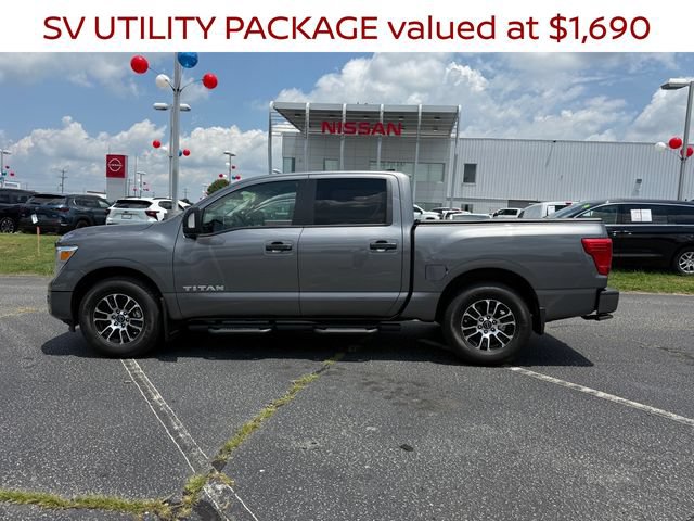 Used 2024 Nissan Titan SV w/ SV Convenience Package RWD image 6