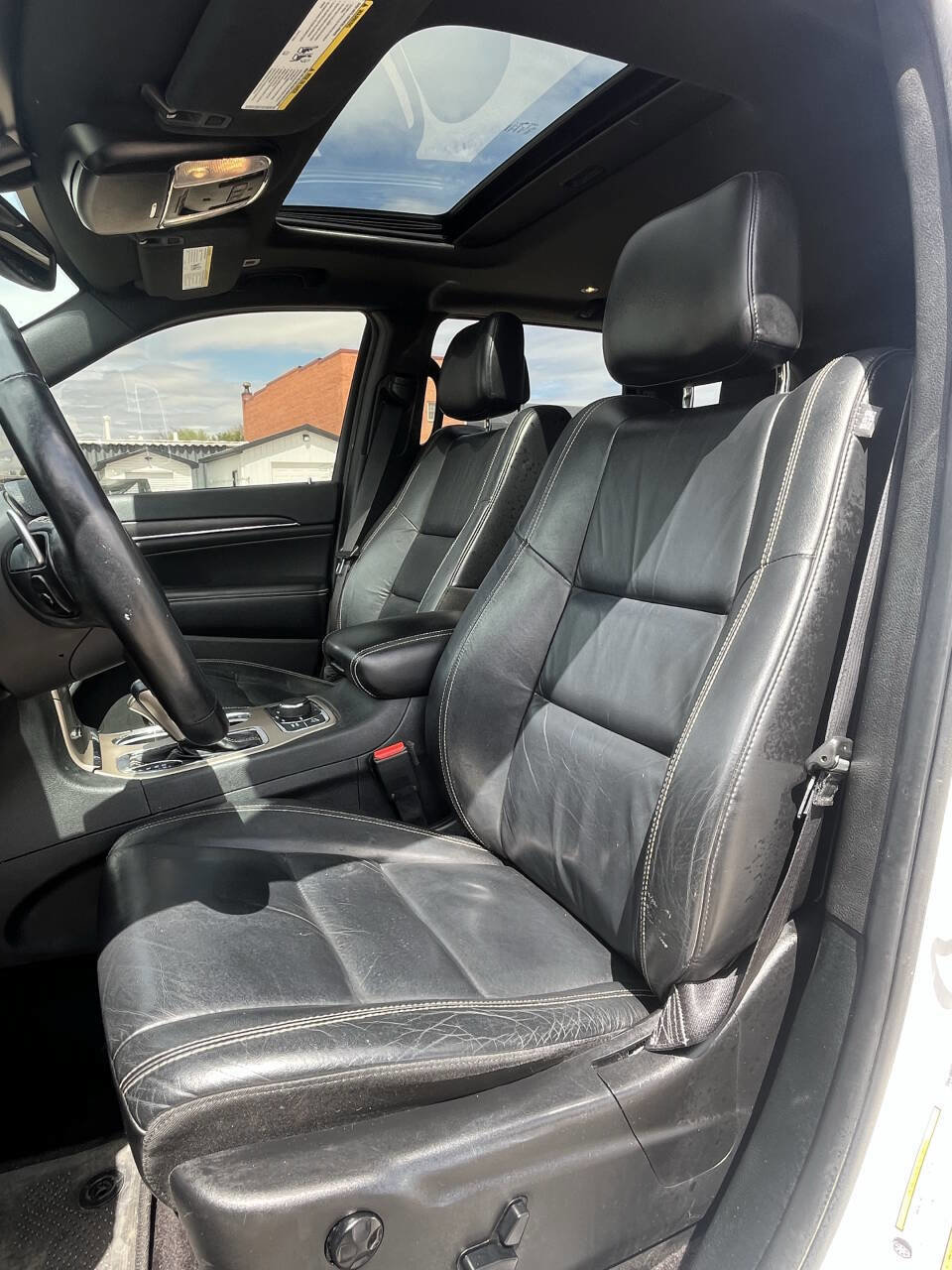 Used 2017 Jeep Grand Cherokee Limited image 13