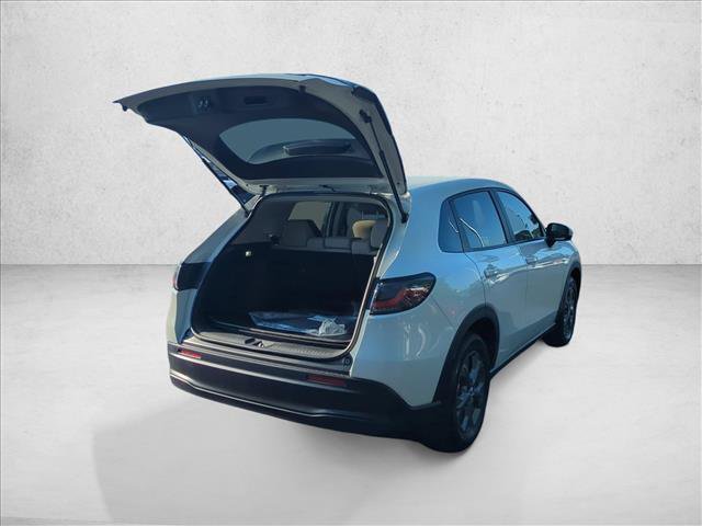 New 2027 Honda HR-V LX image 2