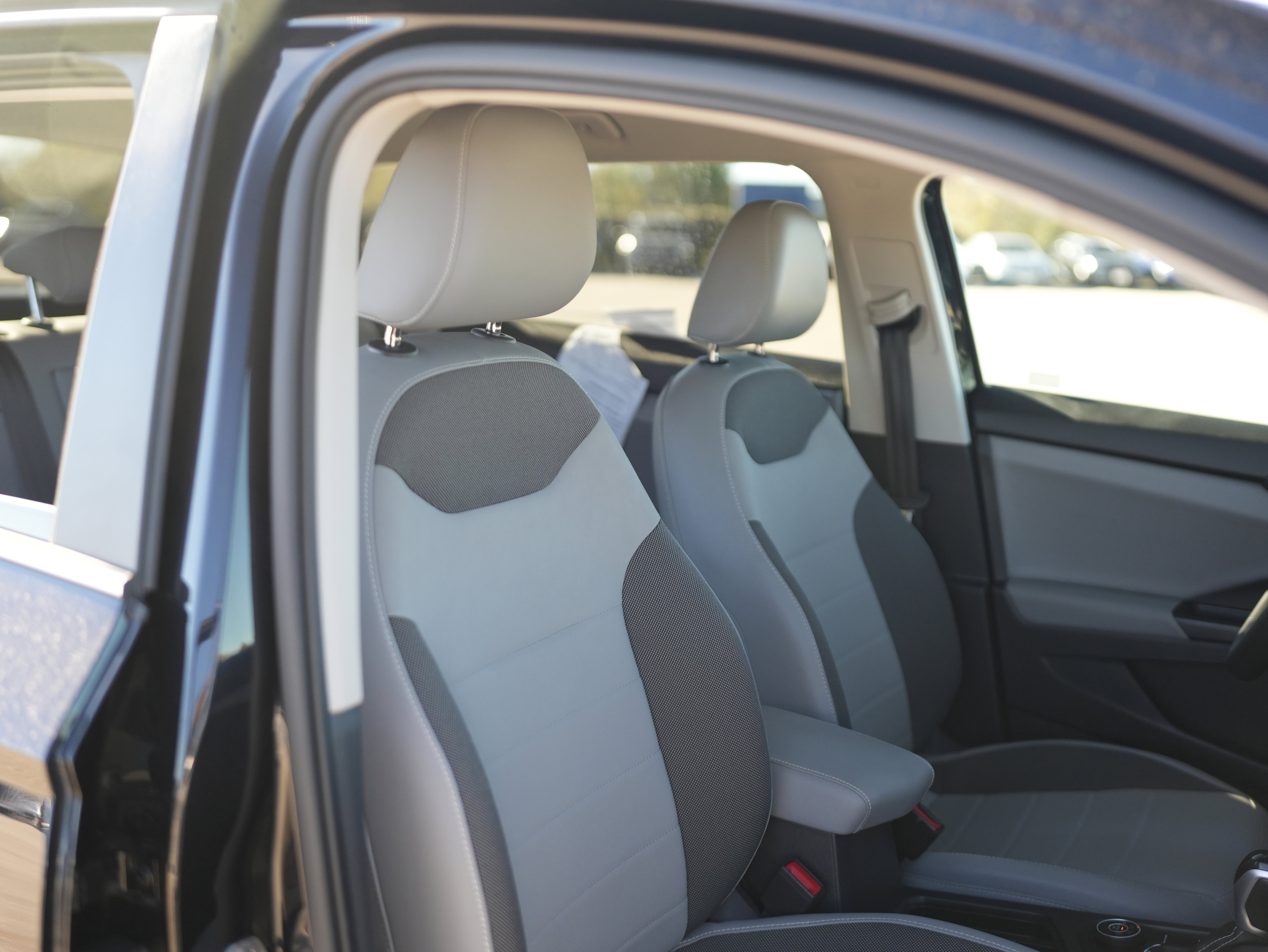 Used 2022 Volkswagen Taos SE w/ IQ.Drive SE Package image 22