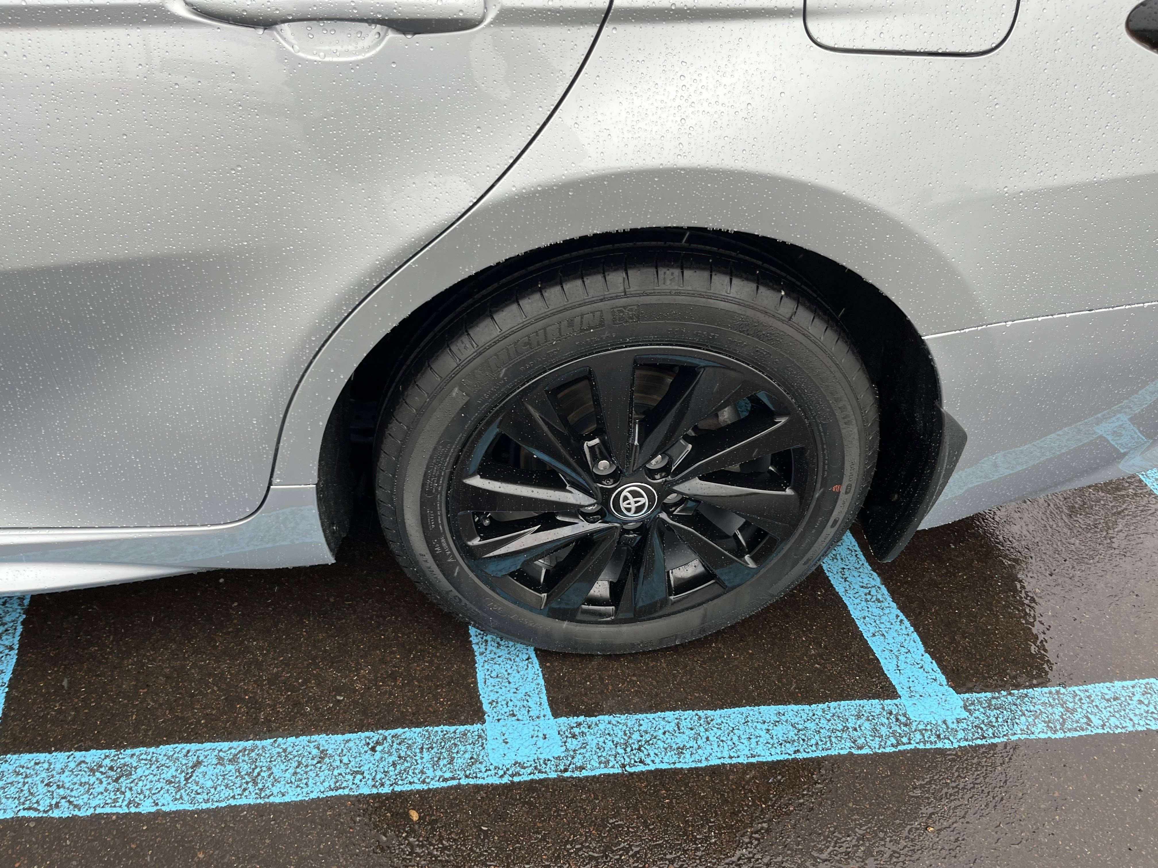 Used 2024 Toyota Camry SE image 25