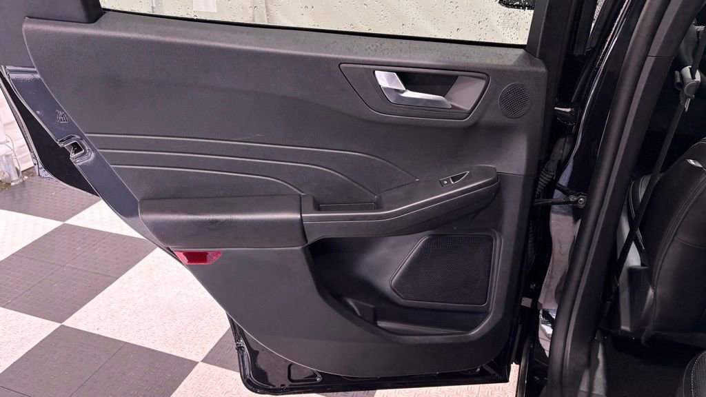 New 2025 Ford Escape SE w/ PHEV Premium Package image 18