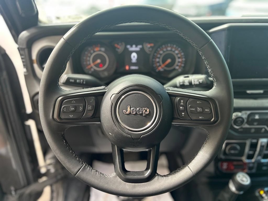 Used 2018 Jeep Wrangler Unlimited Rubicon w/ LED Lighting Group AWD/4WD image 22
