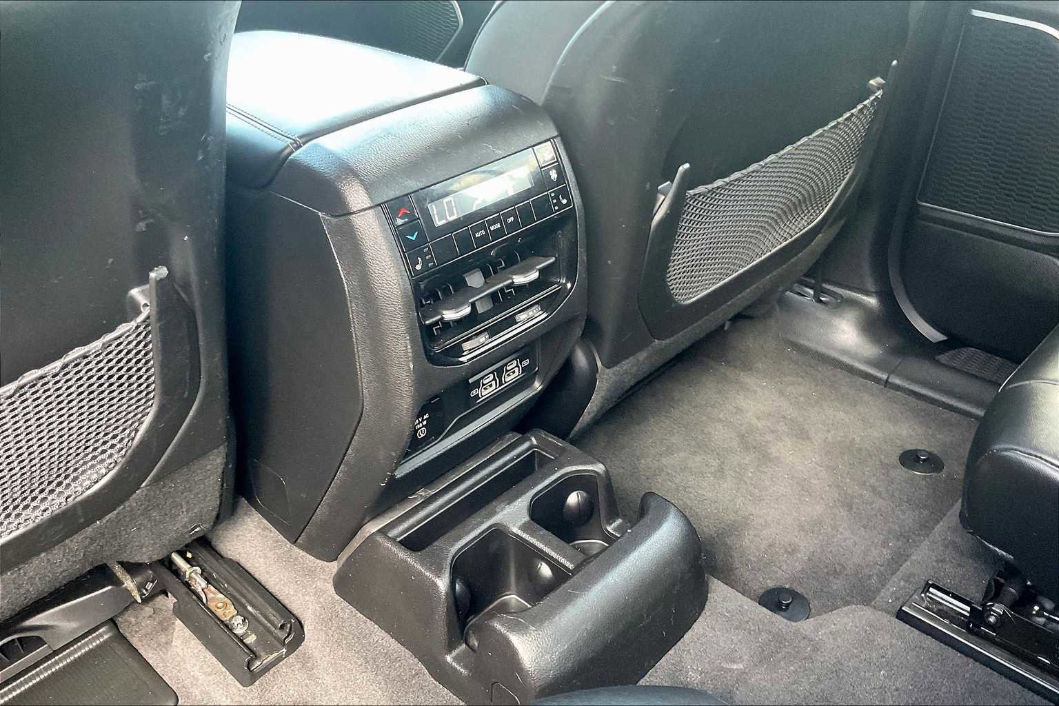 Used 2021 Jeep Grand Cherokee L Limited w/ Trailer Tow Group (B) image 27