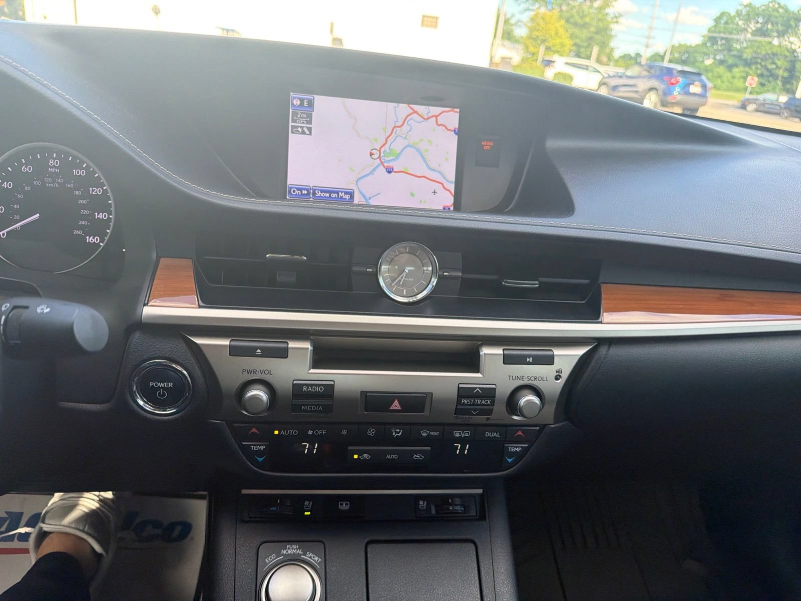 Used 2013 Lexus ES 300h w/ Luxury Pkg FWD image 11