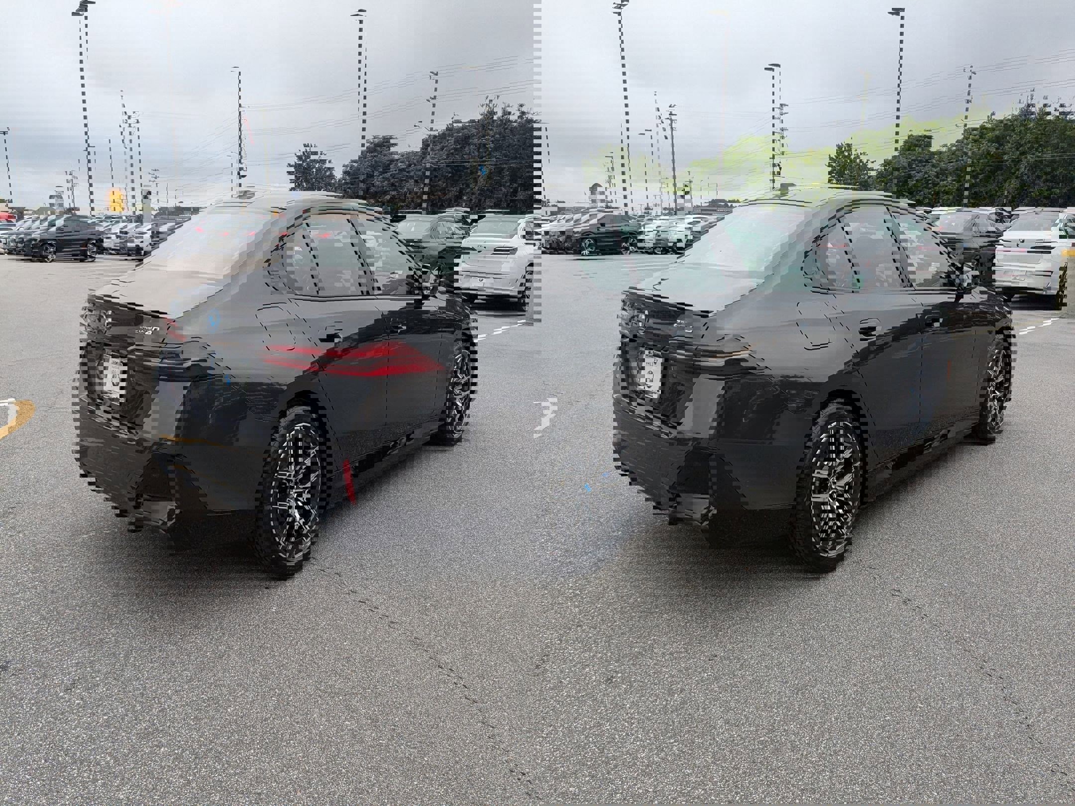 New 2026 BMW i5 eDrive40 w/ Executive Package image 3