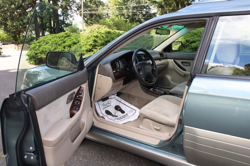 Used 2002 Subaru Outback Wagon AWD/4WD image 5