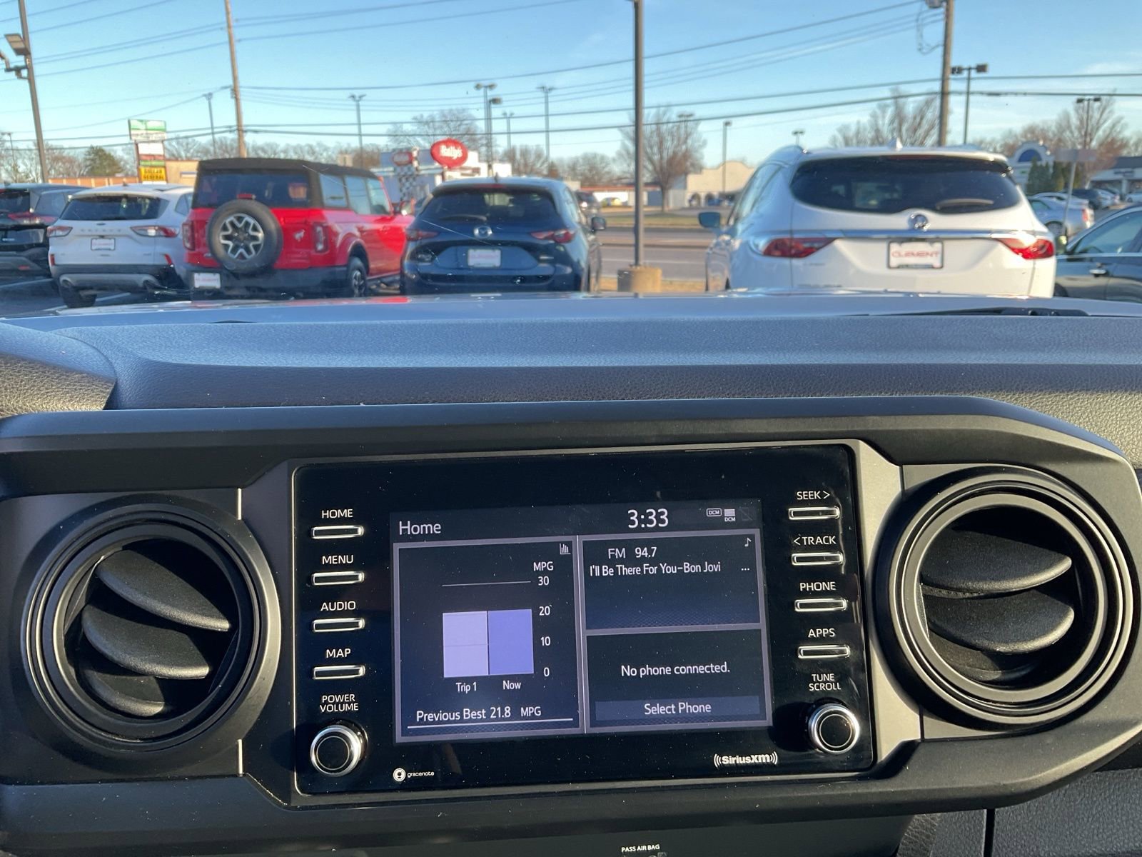 Used 2020 Toyota Tacoma SR image 8