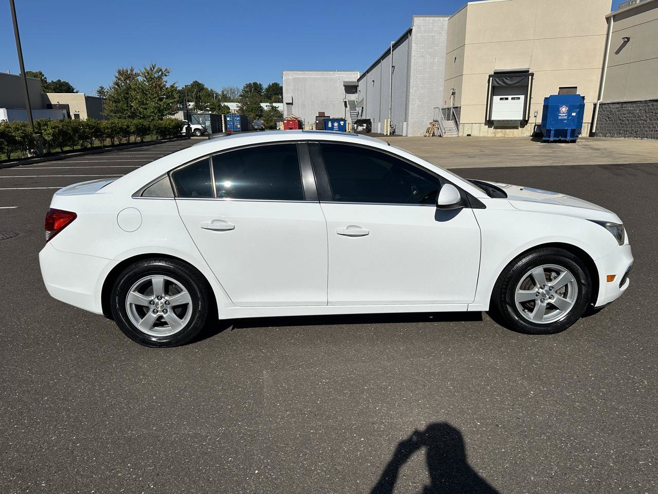 Used 2015 Chevrolet Cruze LT w/ Sun And Sound Package FWD image 4