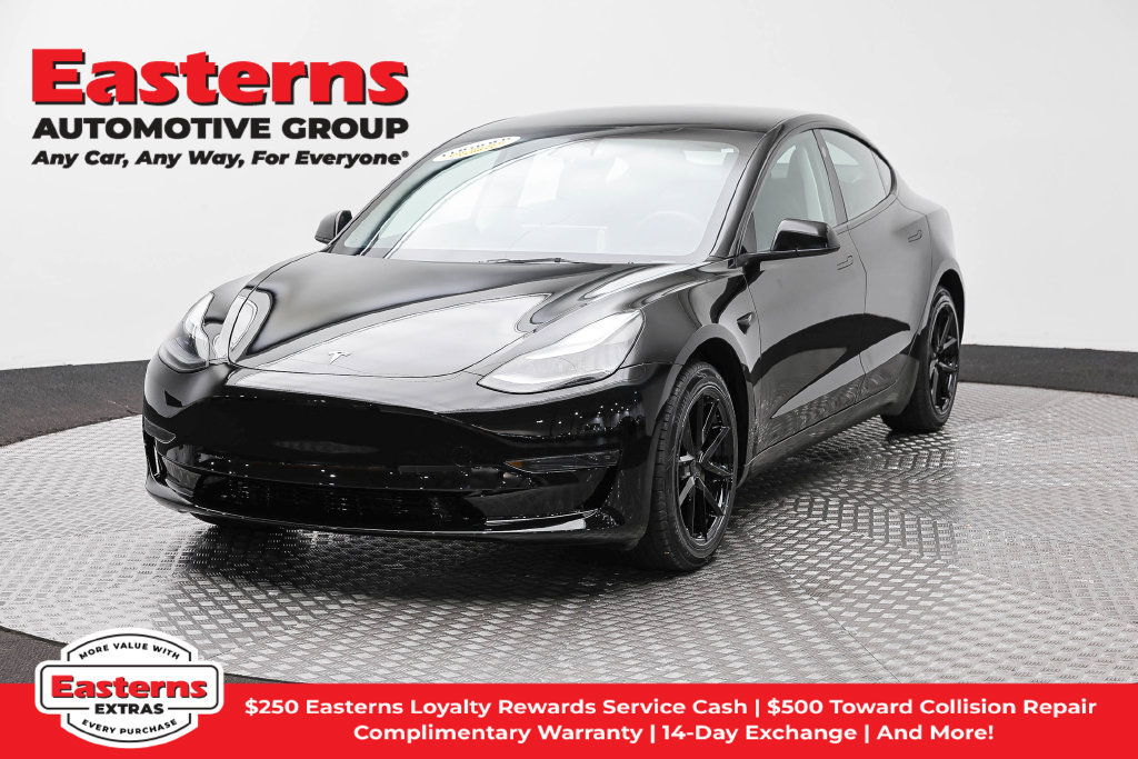Used 2023 Tesla Model 3 Standard Range RWD image 1