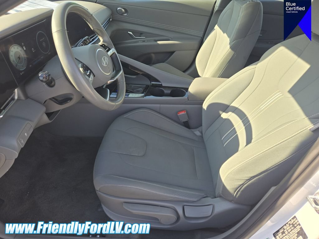 Used 2025 Hyundai Elantra SEL FWD image 11