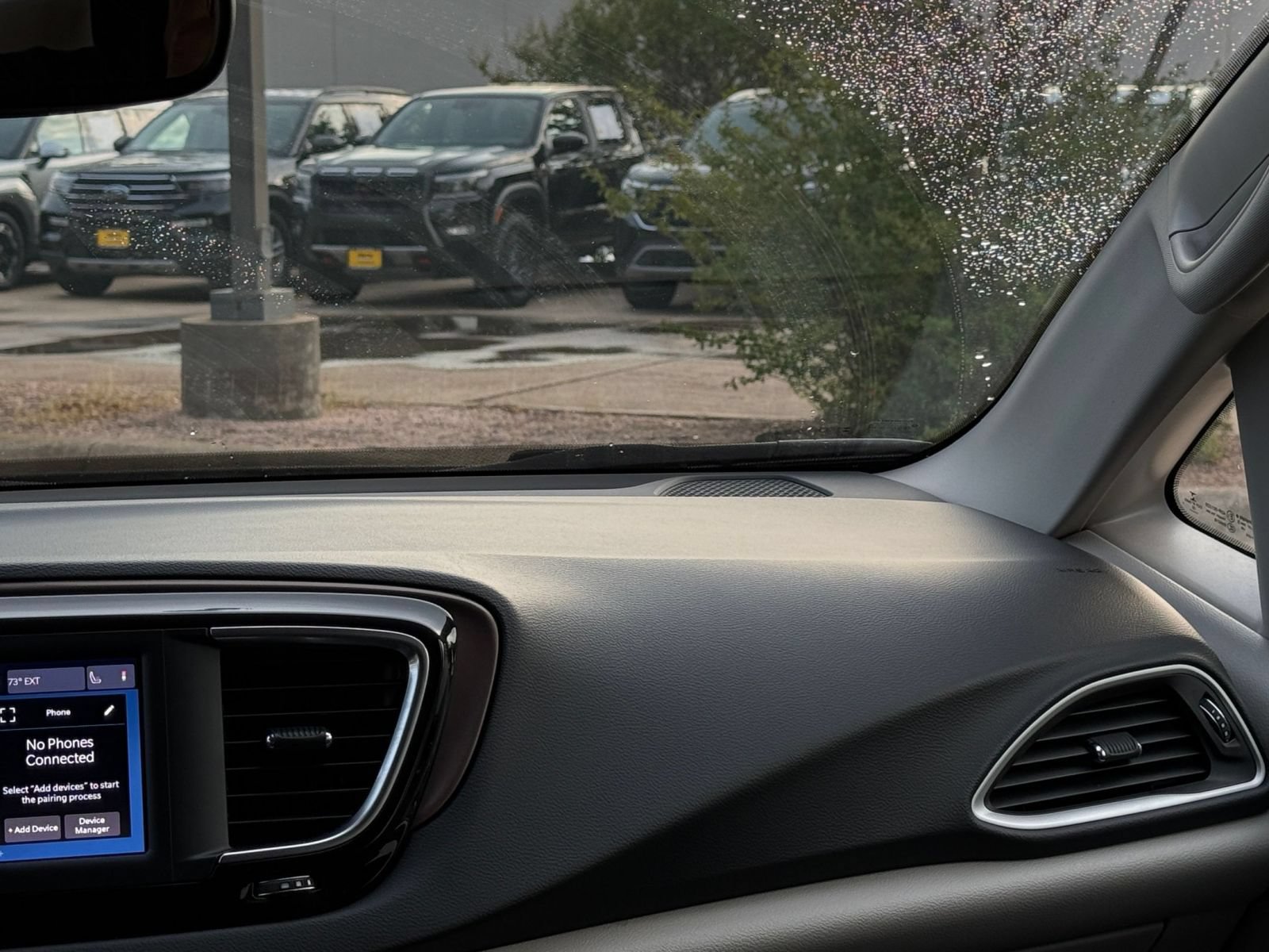 Used 2023 Chrysler Voyager LX FWD image 36