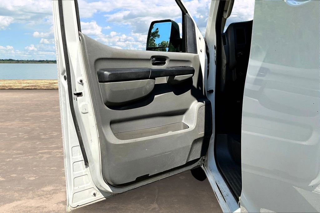 Used 2012 Nissan NV 2500 SV w/ Technology Pkg image 21