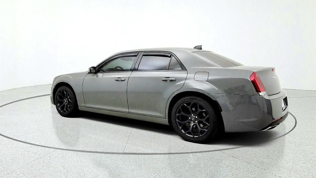 Used 2019 Chrysler 300 S RWD image 7