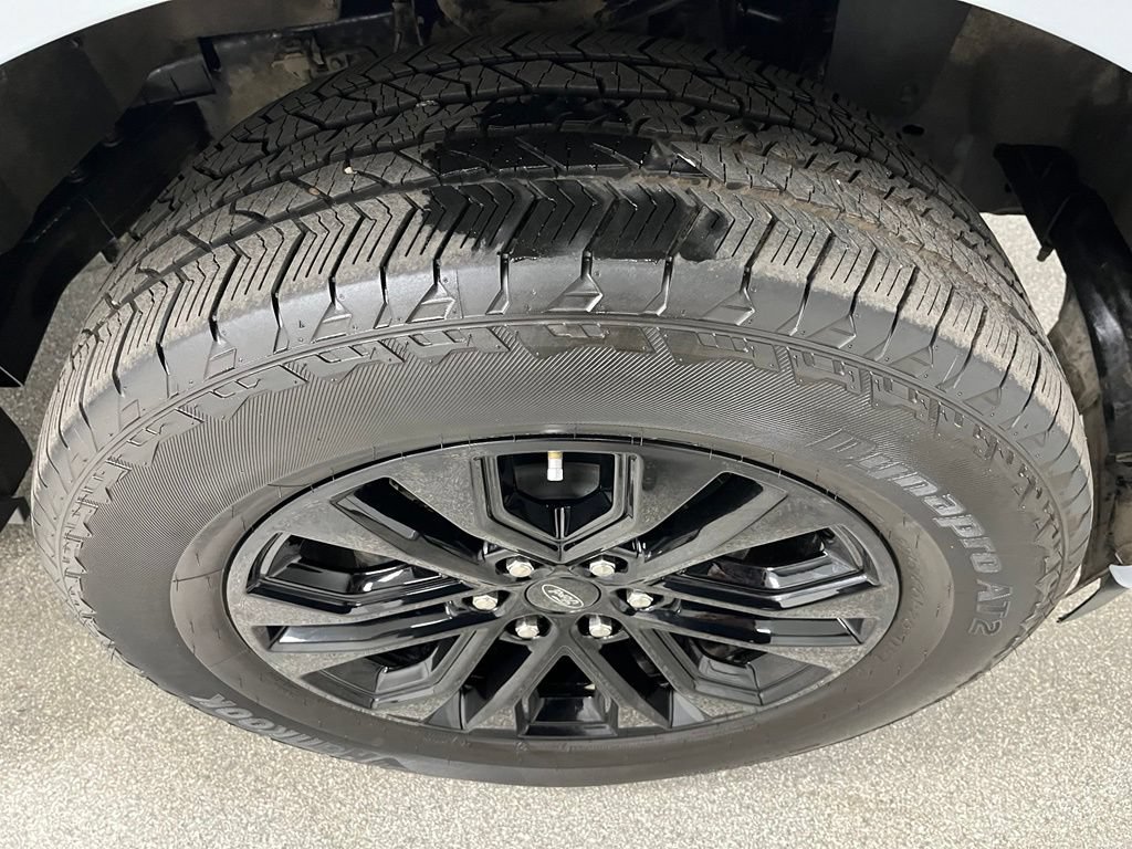 Used 2025 Ford F150 Lariat AWD/4WD image 18