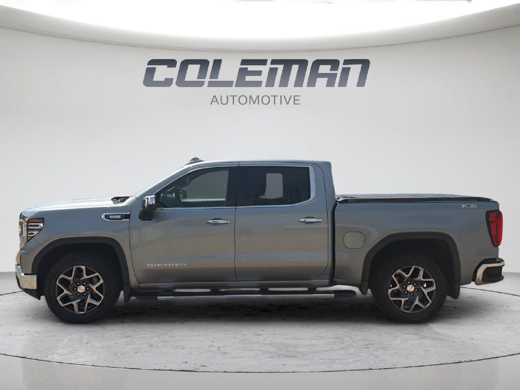 Used 2023 GMC Sierra 1500 SLT w/ SLT Premium Plus Package AWD/4WD image 9